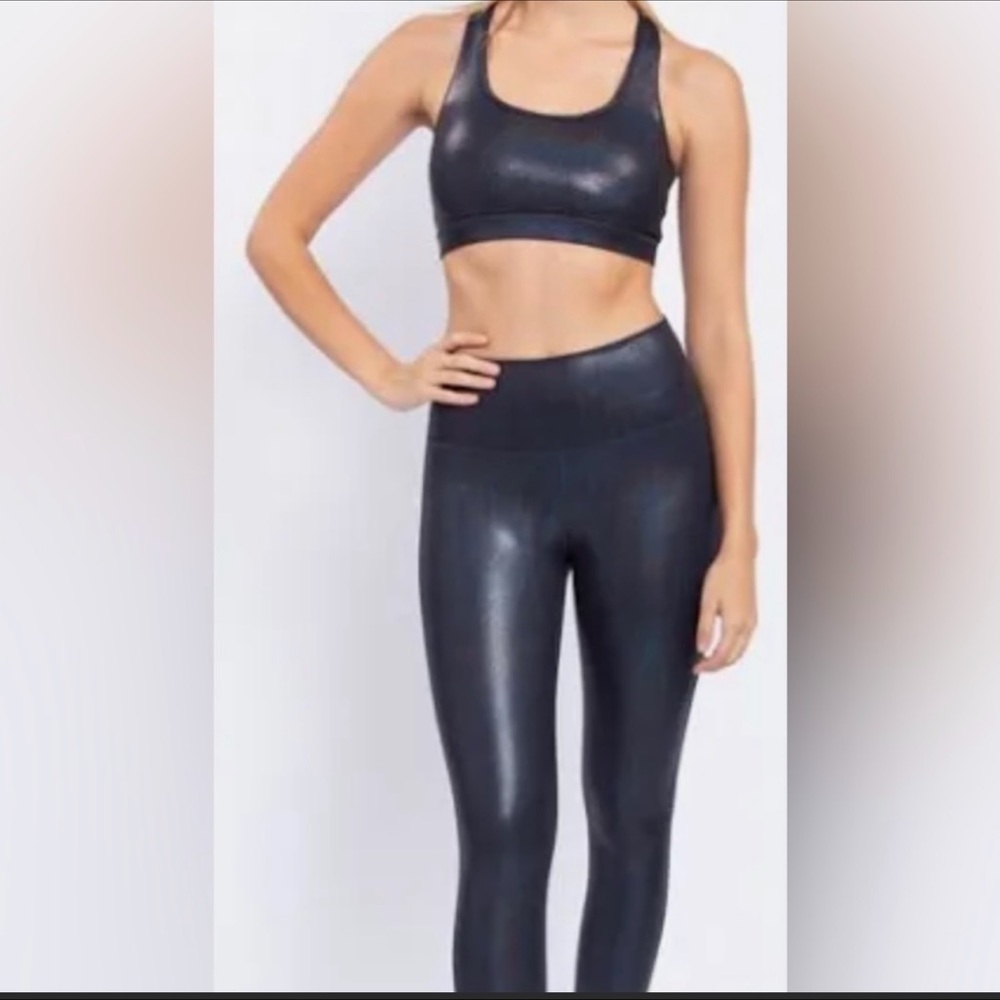 foil High-waisted leggings and sports  bra